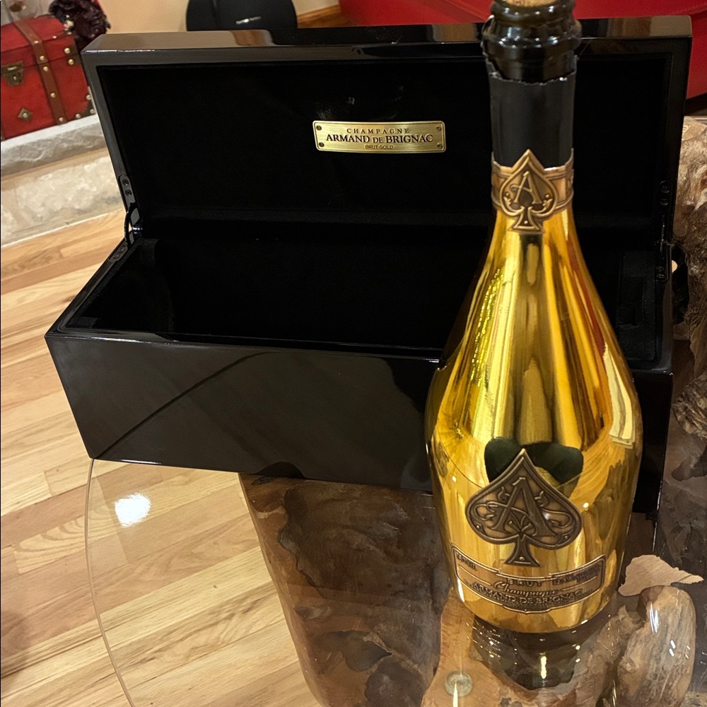 Ace of spades ( Armand DE Brignac ) Champagne Box with empty bottle